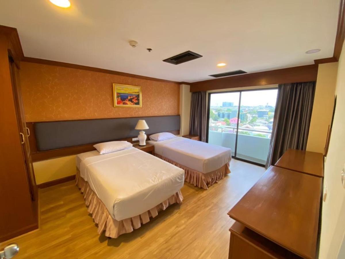 Ebina House - SHA Extra Plus Bangkok Esterno foto