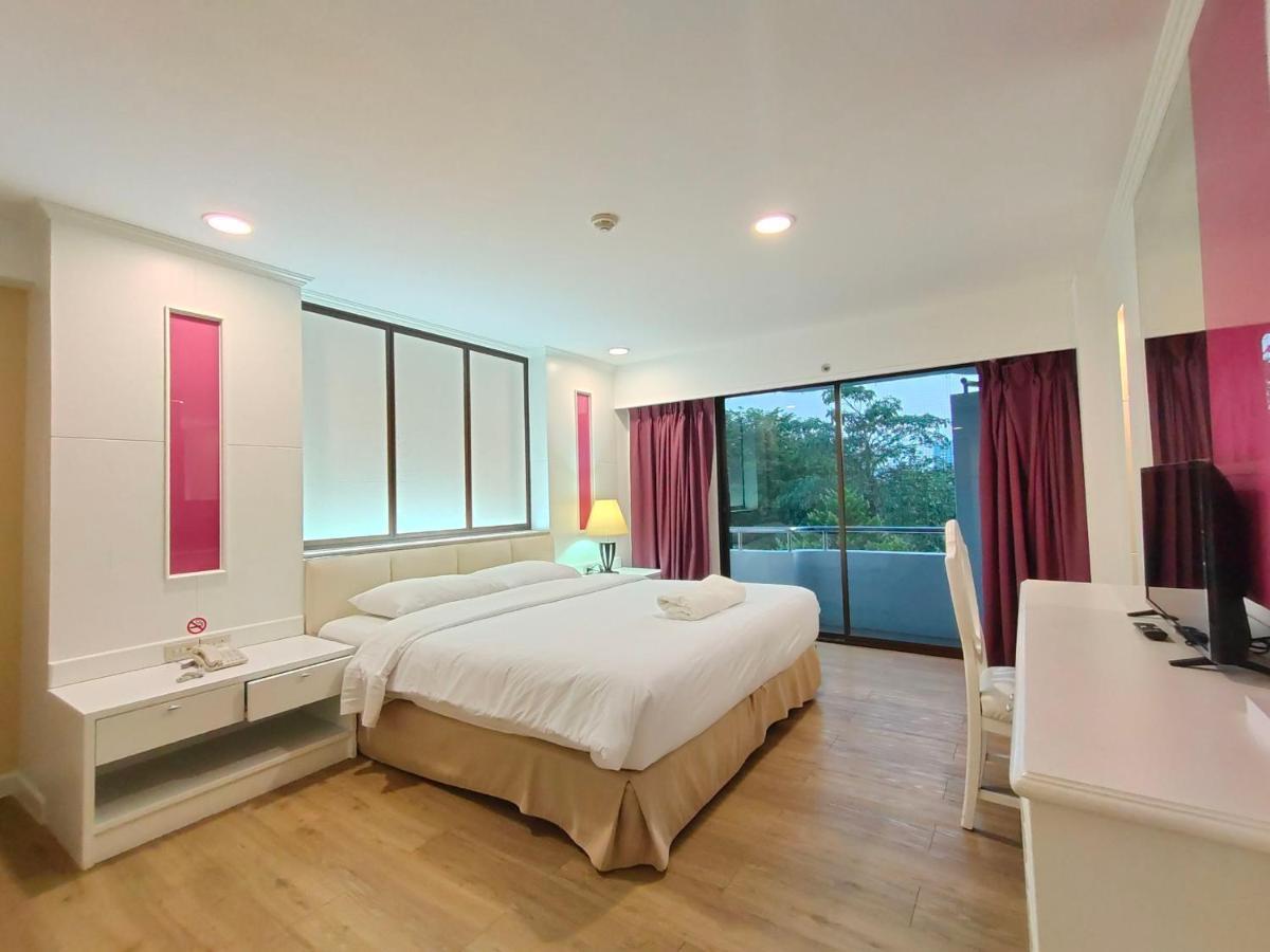 Ebina House - SHA Extra Plus Bangkok Esterno foto