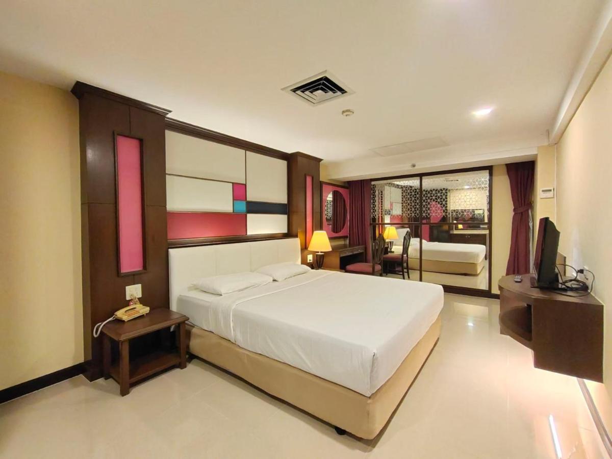 Ebina House - SHA Extra Plus Bangkok Esterno foto