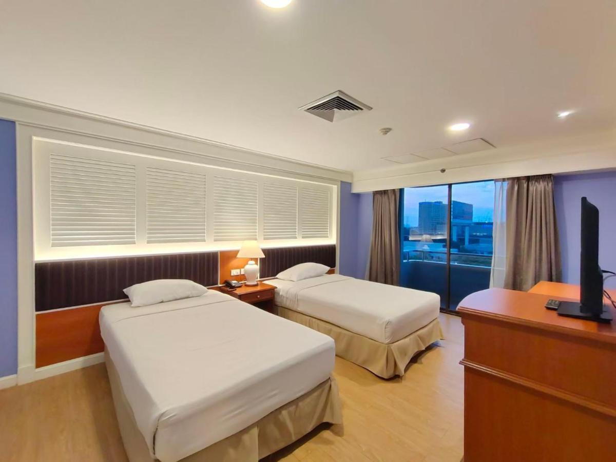 Ebina House - SHA Extra Plus Bangkok Esterno foto