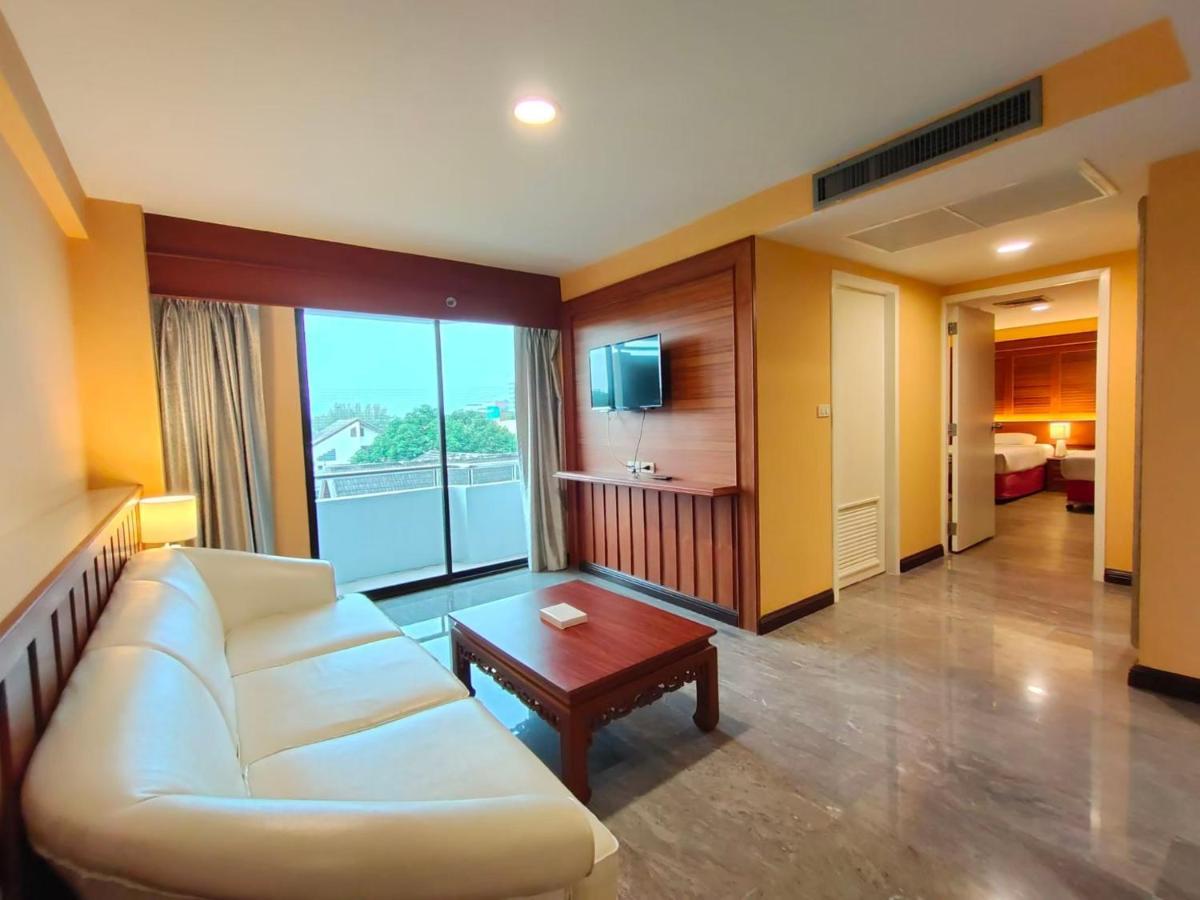 Ebina House - SHA Extra Plus Bangkok Esterno foto