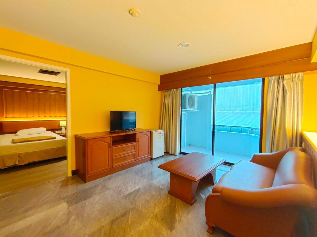 Ebina House - SHA Extra Plus Bangkok Esterno foto