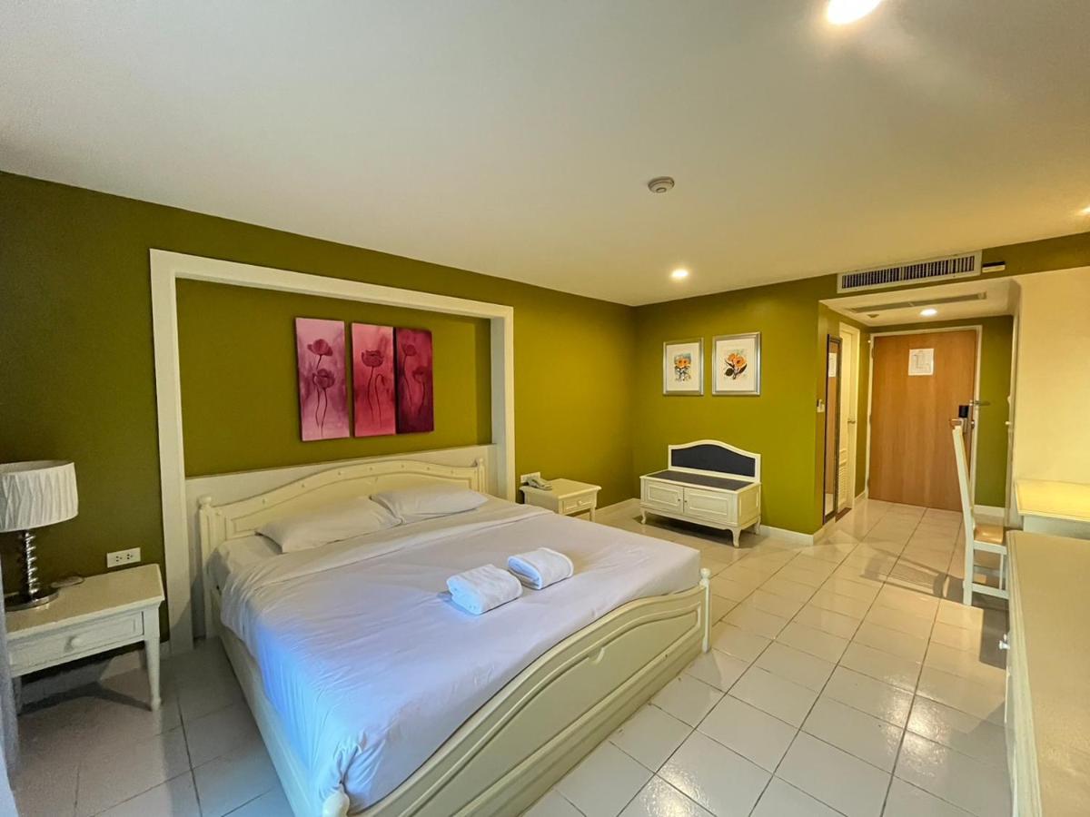 Ebina House - SHA Extra Plus Bangkok Esterno foto