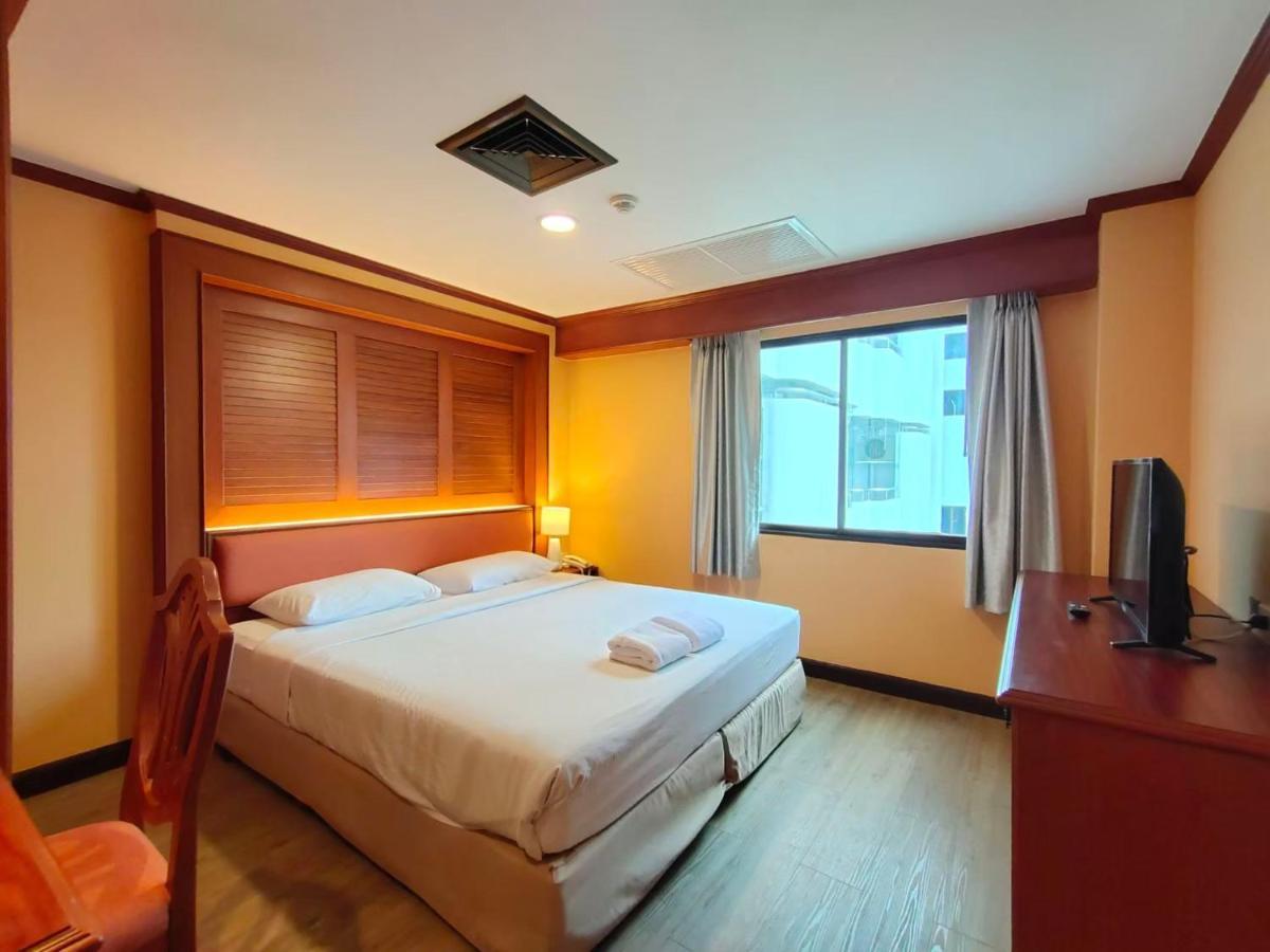 Ebina House - SHA Extra Plus Bangkok Esterno foto