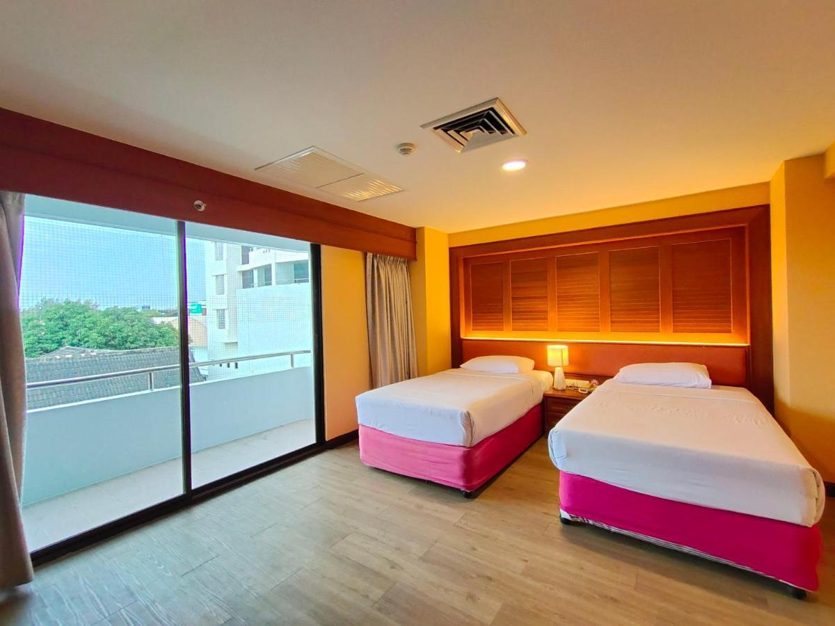 Ebina House - SHA Extra Plus Bangkok Esterno foto