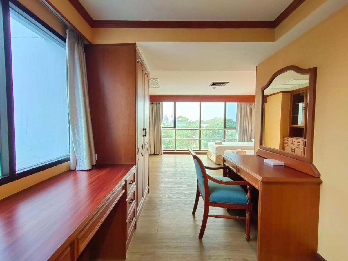 Ebina House - SHA Extra Plus Bangkok Esterno foto